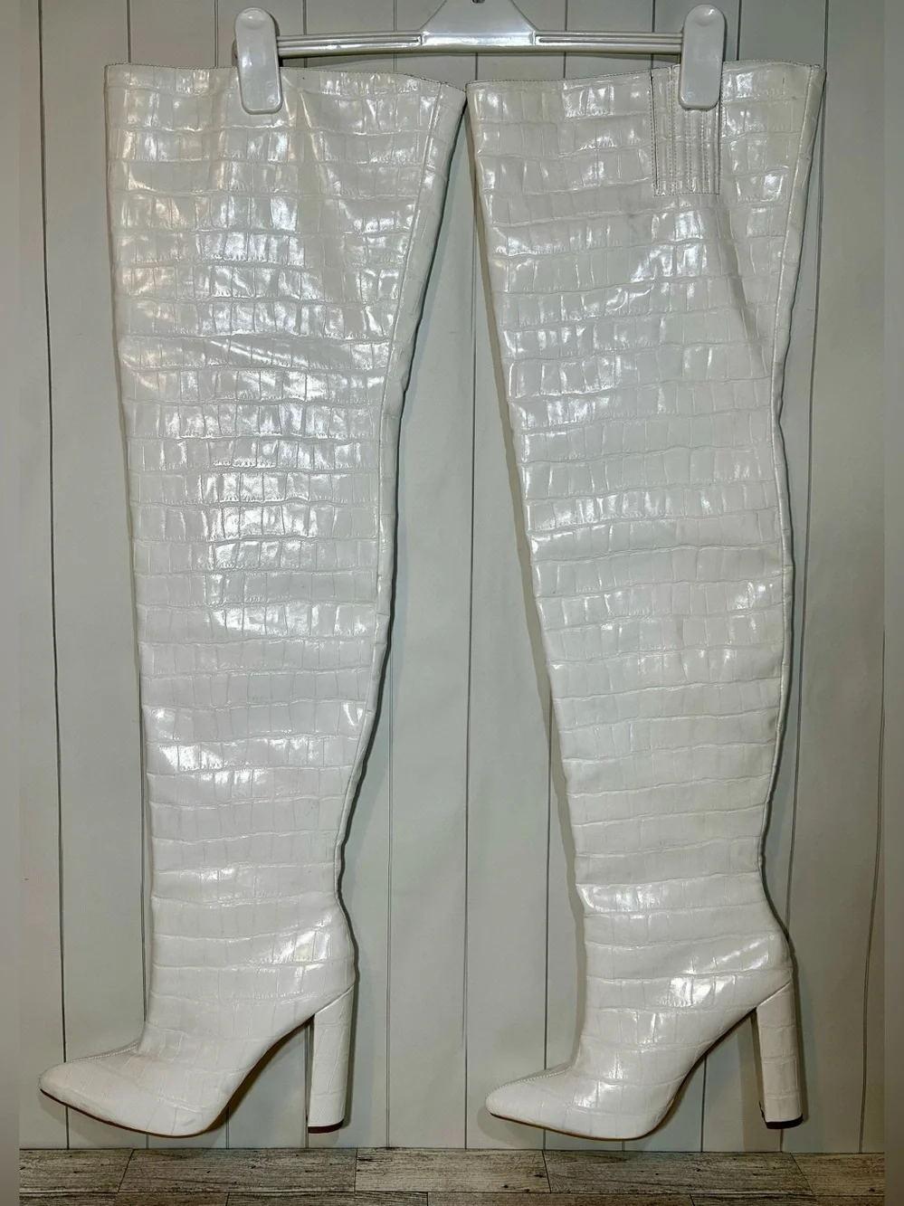 White Croc-Embossed Over-the-Knee Thigh High Pretty Woman Kinky Boots ~Size 7.